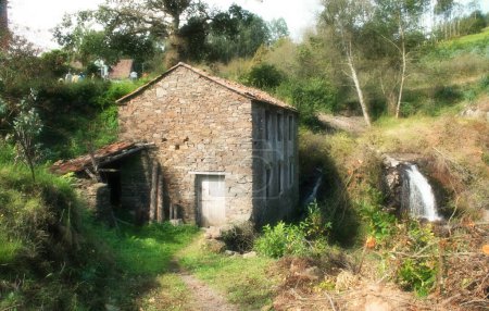 photographie d'un ancien moulin à rivière à Cerdido, Galice, Espagne,