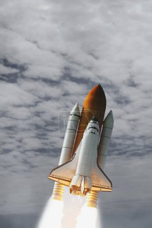 Téléchargez les photos : Décollage de la fusée. Les éléments de cette image fournis par la NASA - en image libre de droit