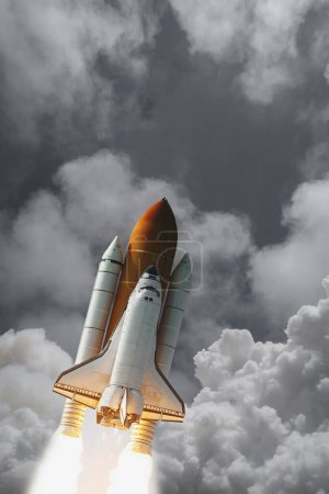 Foto de Cohete. Cohete de cola. Rastros de cohetes. Los elementos de esta imagen proporcionados por la NASA - Imagen libre de derechos