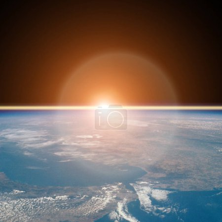 Foto de Amanecer y estrellas. Los elementos de esta imagen proporcionados por la NASA - Imagen libre de derechos