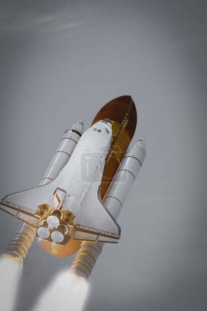 Foto de Lanzamiento dramático de cohetes. Los elementos de esta imagen proporcionados por la NASA - Imagen libre de derechos