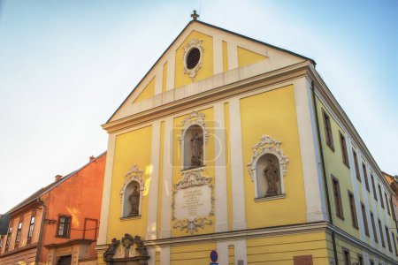 Historisches Gebäude in der Stadt Eger, Ungarn. Hochwertiges Foto