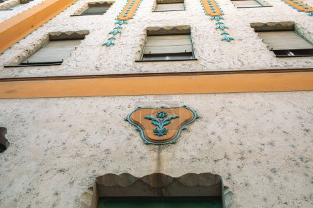 Fachada del palacio alemán en Szeged, Hugary. Foto de alta calidad