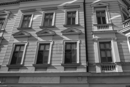 Edificio histórico en la ciudad de Szekesfehervar, Hungría. Foto de alta calidad