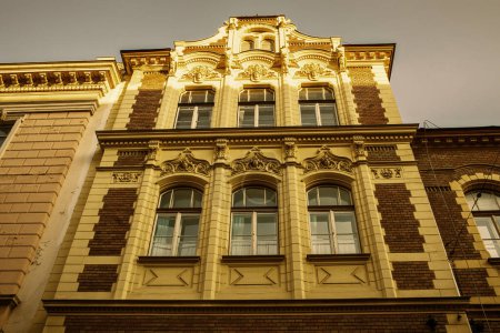 Historisches Gebäude im Stadtzentrum von Szeged, Ungarn. Hochwertiges Foto