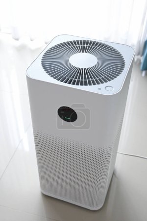 Luftreinigungstechnologie reinigen Staub pm 2,5 im Wohnzimmer zu Hause für eine gesunde Pflege der Atemwege