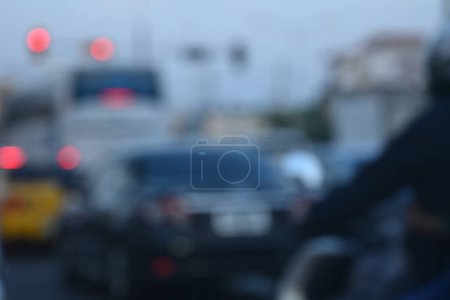 Foto de Atasco de tráfico en la ciudad, imagen borrosa - Imagen libre de derechos