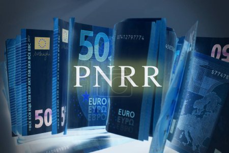 Foto de Dinero europeo con el texto "PNRR" - Imagen libre de derechos
