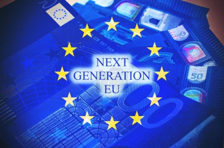 Banknoten mit der europäischen Flagge und dem Text "Next Generation EU"