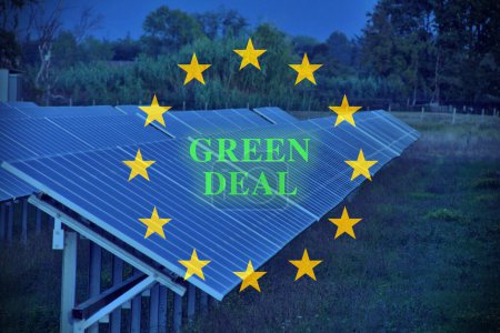 Europafahne in grün mit "grünem Deal" in der Mitte. Das europäische grüne Abkommen wird die sozioökonomische Grundlage für die Weiterentwicklung der Europäischen Union im 21. Jahrhundert bilden..