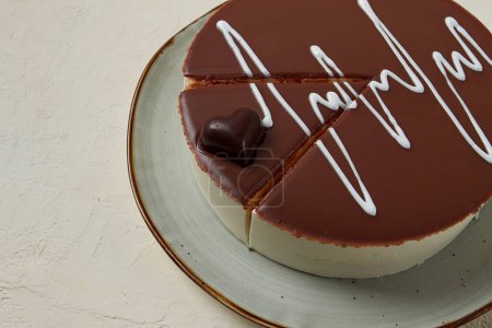 Téléchargez les photos : Bird's milk cake, top view, breakfast, love, chocolate heart, - en image libre de droit