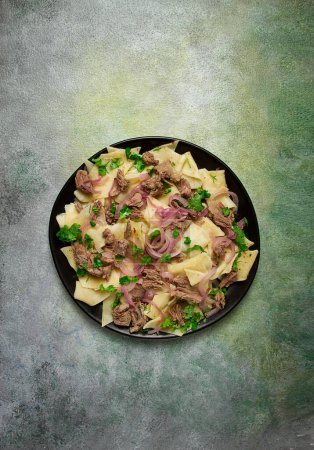 Téléchargez les photos : Beshbarmak, viande kazakhe, viande bouillie aux nouilles, - en image libre de droit
