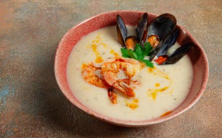 cream soup, chowder with mussels and shrimp, American cuisine, homemade, no people,