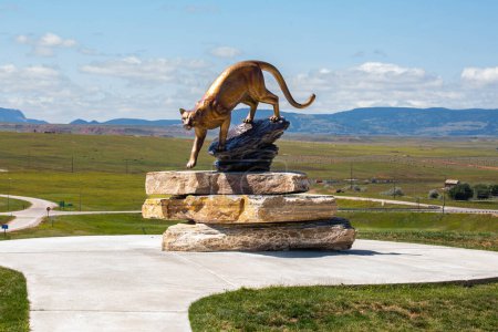 Foto de Escultura Cougar en Beulah, Wyoming centro de bienvenida cuando al entrar en el estado de Dakota del Sur justo al lado de la interestatal 90, horizontal - Imagen libre de derechos