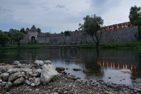 Téléchargez les photos : Forteresse Kastel à Banja Luka, au bord de la rivière Vrbas - en image libre de droit