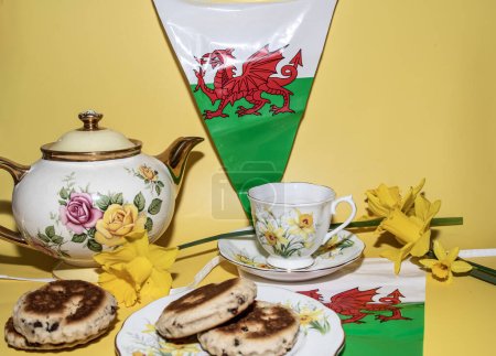 Feiern Sie St. Davids Tag mit feinem China Vintage Party walisische Kuchen walisische Nationalflagge  