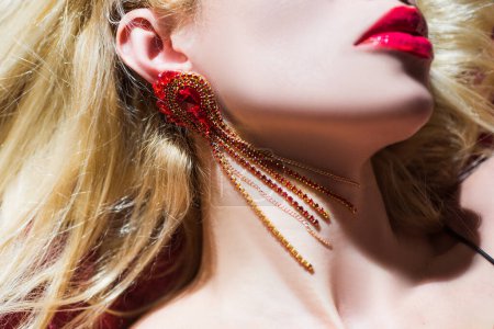 Foto de Moda de lujo glamour arte boca. Los labios rojos - Imagen libre de derechos