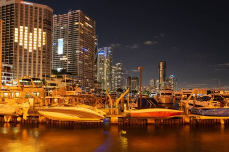 Téléchargez les photos : Photo of Miami, Florida, USA downtown skyline - en image libre de droit