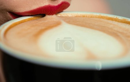 Foto de Arte del café. Americano capuchino latte espresso. Barra de cerveza - Imagen libre de derechos