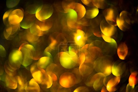 Téléchargez les photos : Bokeh illumine le fond. Glitter bokeh lumières. Contexte festif. Fond abstrait avec des lumières bokeh défocalisées. Étoiles scintillantes d'utilisation bokeh pour célébrer fond - en image libre de droit