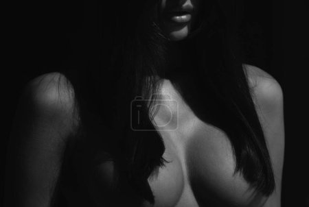 Foto de Women naked sexy body. Bra model. Female topless breast. Women body shape. Breast boobs, woman after plastic surgery. Huge breasts, big boobs - Imagen libre de derechos