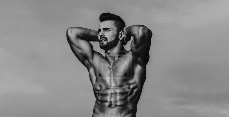 Foto de Sexy cuerpo modelo masculino, torso desnudo. Hombre desnudo sexy, gay seductor. Hombre musculoso sin camisa, chico atractivo. Hombre atlético, modelo de fitness - Imagen libre de derechos