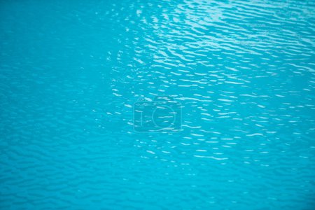 Foto de Fondo de agua de la piscina, fondo abstracto de onda azul o textura de agua ondulada - Imagen libre de derechos