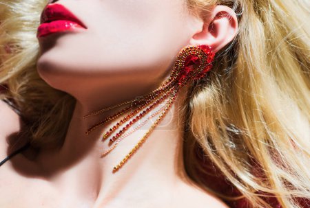 Foto de Moda de lujo glamour arte boca. Los labios rojos - Imagen libre de derechos
