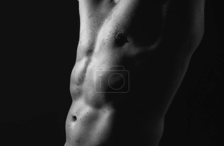 Foto de Banner con el hombre desnudo torso desnudo en negro aislado. Cortado cuerpo de sexy muscular desnudo gay. Abdominales desnudos chico - Imagen libre de derechos