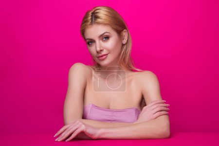 Photo for Beauty portrait of young woman. Beauty model posing in studio. Portrait of beauty blonde girl. Woman sensual face close up. Pretty beauty girl portrait on studio background. Fashion style portrait - Royalty Free Image