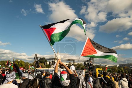Téléchargez les photos : Washington DC, États-Unis - 21 octobre 2023 : Manifestants pro-palestiniens et anti-israéliens. Israël et le Hamas dans la bande de Gaza. Guerre entre Israël et la Palestine. Manifestation en Palestine Manifestation à Washington DC - en image libre de droit