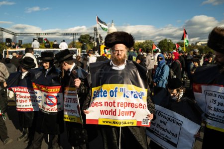 Photo for Washington DC, USA - October 21, 2023: Pro-Palestine, anti-Israel protesters. Israel and Hamas in the Gaza Strip. War between Israel and Palestine protest. Group of protestors. Gaza war - Royalty Free Image