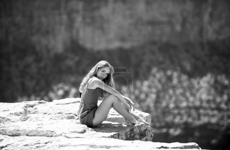 Foto de Mujer despreocupada en el Parque Nacional Grand Canyon. Concepto de viaje y aventura - Imagen libre de derechos