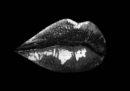Téléchargez les photos : Lèvres sexy, lèvres pulpeuses sensuelles, bouche femme sur noir - en image libre de droit