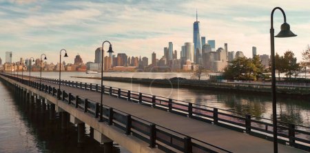 Téléchargez les photos : New York City skyline. Manhattan Skyscrapers à New York, panorama depuis drone - en image libre de droit