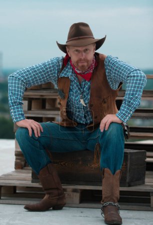 Foto de Hombre vaquero, americano occidental. Salvaje oeste con divertido chico vaquero - Imagen libre de derechos