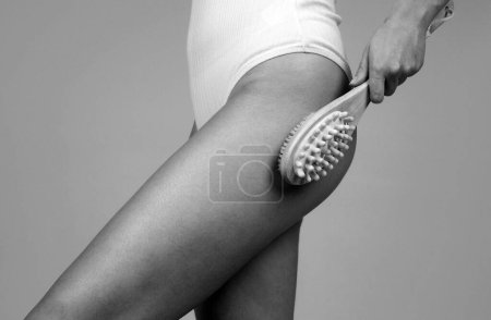 Téléchargez les photos : Female buttocks ass without cellulite. Skin treatment. Anti-cellulite body massage for leg and butt. Spa and wellness, plastic surgery, body care, aesthetic cosmetology - en image libre de droit