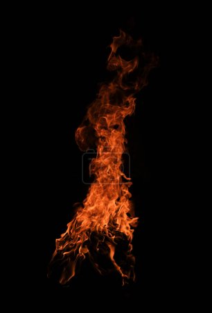 Téléchargez les photos : Flamme de feu flamboyante sur fond de texture d'art - en image libre de droit
