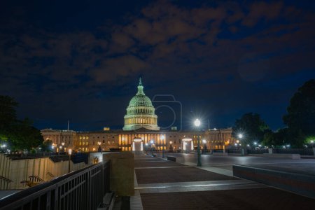Téléchargez les photos : Bâtiment du Capitole. Capitole national américain à Washington, DC. Point de repère américain. Photo de Capitol Hill couchers de soleil - en image libre de droit