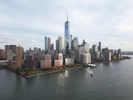 Foto de Ciudad de Nueva York Manhattan skyline desde Nueva Jersey. Manhattan sobre el río Hudson. Paisaje urbano de Nueva York, vista aérea. Manhattan skyline centro con rascacielos urbanos. Nueva York Manhattan desde arriba - Imagen libre de derechos