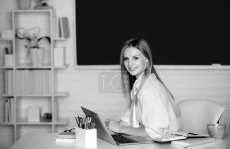 Photo for Portrait of cute attractive young woman student in university or high school college. Learning and education concept - Royalty Free Image