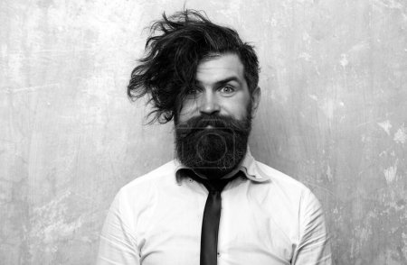 Téléchargez les photos : Funny haircut. Human facial expressions and emotions. Hipster man with funny hairstyle, modern haircut. Excited bearded man with beard, bearded gay - en image libre de droit