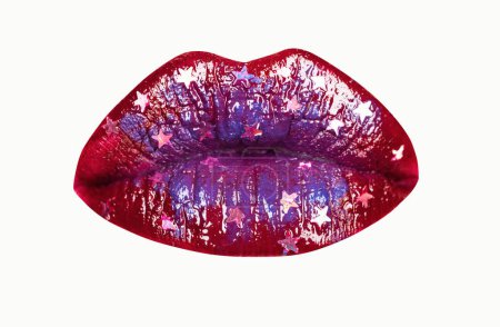 Téléchargez les photos : Lèvres sexy isolées sur fond blanc art peint bouche couleur métallisée avec nuance violette - en image libre de droit