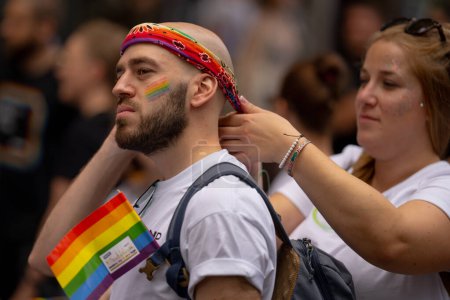 Téléchargez les photos : CSD Hamburg Pride, 5 août 2023 : Homme Transgenre. Lesbienne Gay Bisexuel Transgenre Queer et Pansexual communauté. Homme transgenre - en image libre de droit