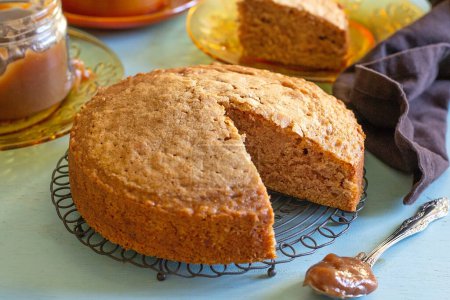 Téléchargez les photos : Gâteau aux châtaignes douces et humides fondant Ardechois pour dessert - en image libre de droit