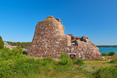 Location of the Russian fortress Bomarsund was located on the Aland Islands: ruins, artifacts, memorial.