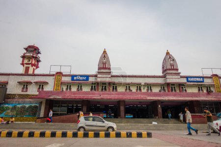 Téléchargez les photos : 4 juillet 2022 Haridwar Inde. Infrastructure de la gare de Haridwar. - en image libre de droit