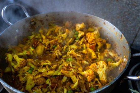 Gesunde hausgemachte Küche: Dampfende Gemüserezepte in Uttarakhand, Indien