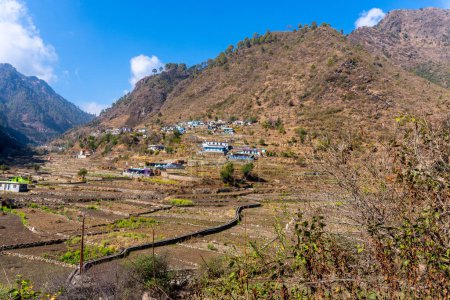 "Aldea de montaña escénica Agricultura en Mussoorie, Uttarakhand