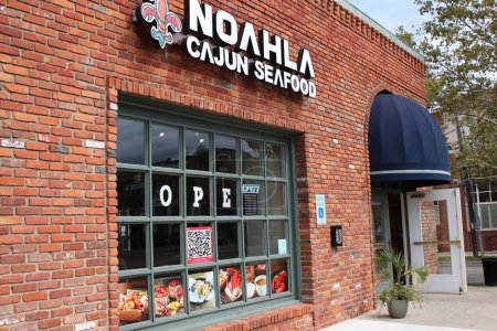 Téléchargez les photos : Bexley Ohio Septembre 9, 2023 Noahla Cajun Restaurant de fruits de mer - en image libre de droit